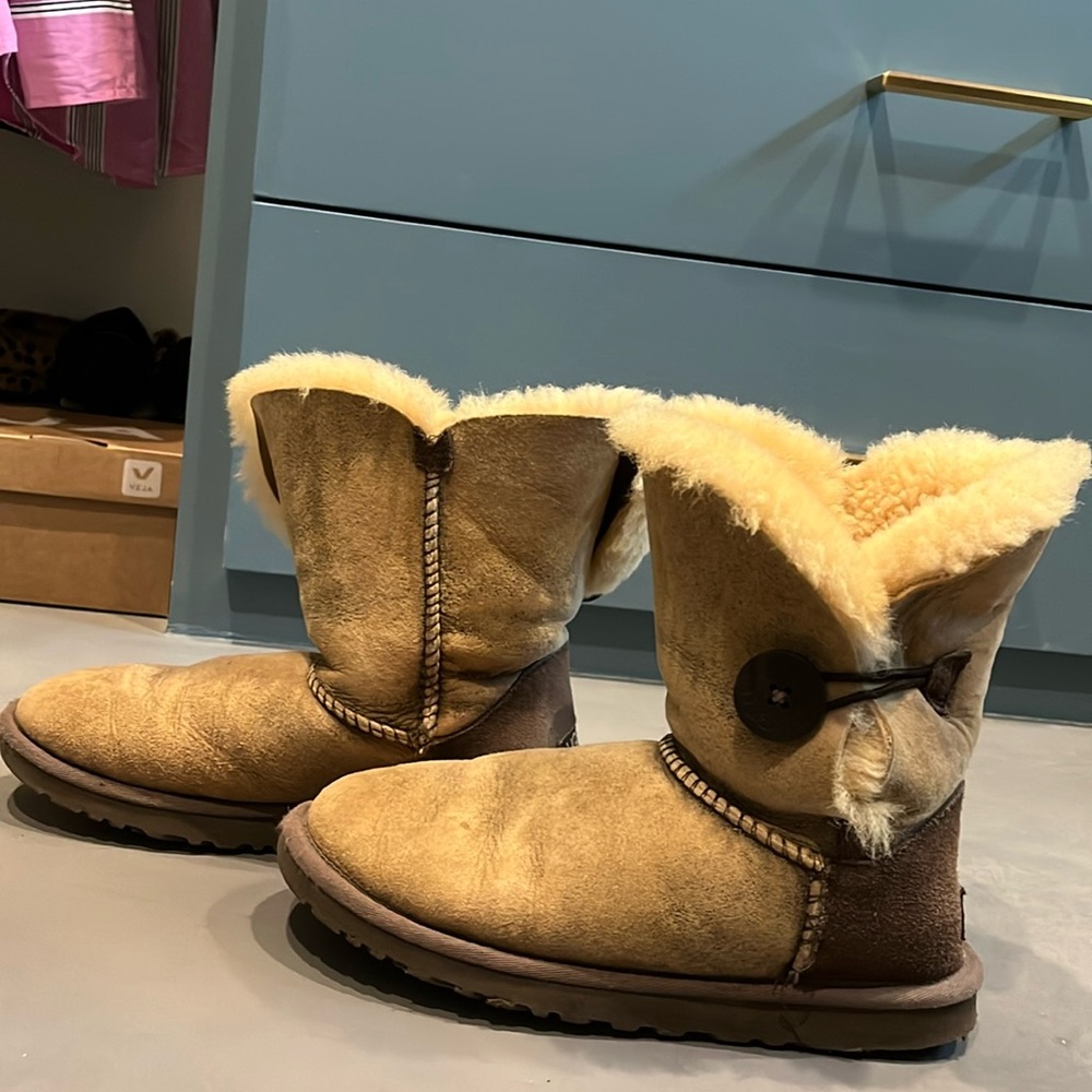 Gently loved Ugg ankle boots